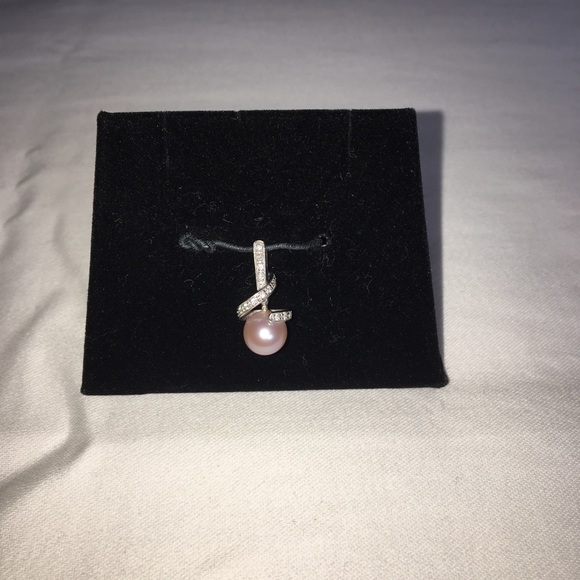 Creamy Light Pink Pearl Necklace w/ Diamonds/14k G - Picture 3 of 4